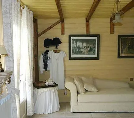 Demeure De La Vendemiere Bed & Breakfast Pont-Melvez